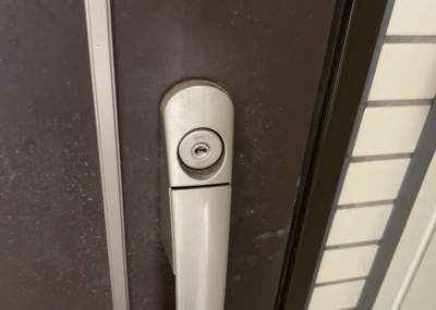 【防犯設備】 | クオンタム南町田 | 当然のことではありますが、オートロックやセンサーライト、ホームセキュリティーなどの防犯設備があれば、小さいお子様がいるご家庭も安心ですよね！まず物件購入の際は、防犯設備もチェックするようにしましょう。
