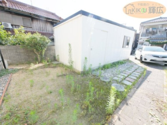 明石市魚住町金ケ崎　中古戸建の庭