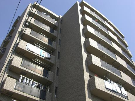 ファミーユ植田東の外観