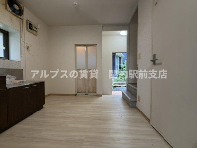 【居間・リビング】 | 港南一丁目貸家