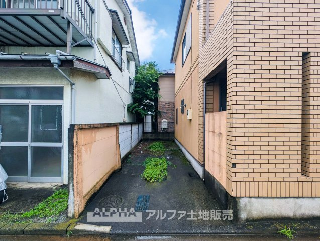 立川市若葉町3丁目　中古戸建　全1棟の外観|【A cozy space】◆余白のある暮らし◆
人を招いても、ひとりで過ごしても心地よい住空間。
温もりを感じるこの場所が、暮らしの輪郭をやさしく描いていく。