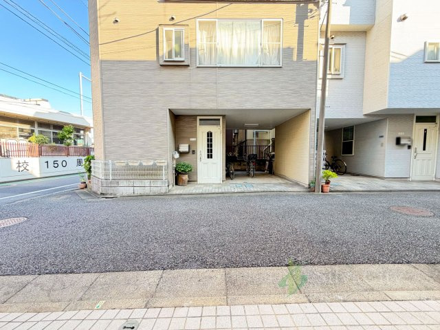 大田区北糀谷2丁目の駐車場