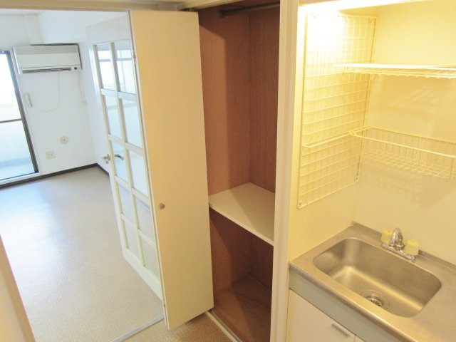 山根ビル柳ヶ丘の収納