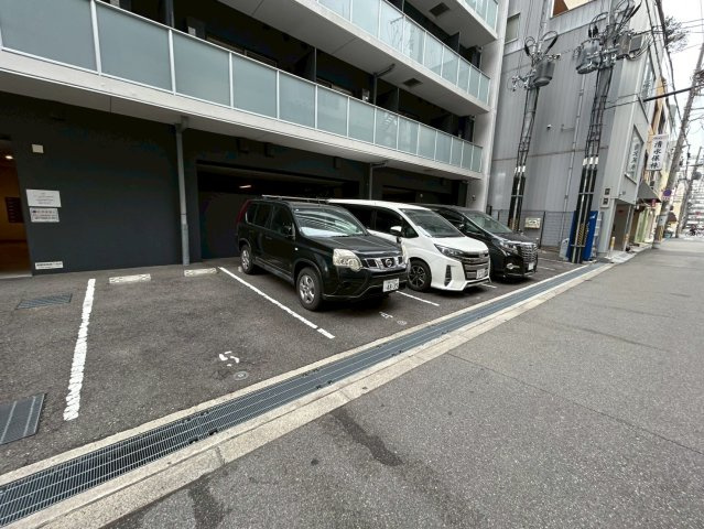 ドゥーエ立売堀の駐車場