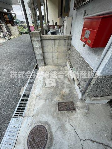 瓜生堂1丁目中古テラスハウスのその他共用部分|リフォームや住宅ローン・東大阪市の不動産の事なら弊社にお任せ下さいませ！
各地域の特徴・グルメ・裏道やその他、細かい情報等も熟知した
東大阪市出身のスタッフが新生活を送るお客様をサポート致します！
