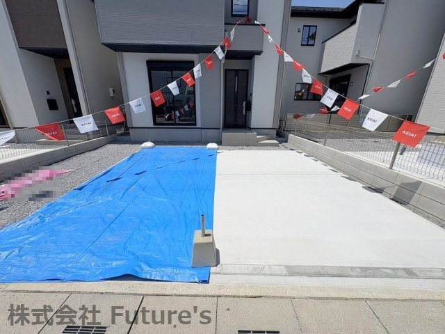 三郷市戸ケ崎1丁目　新築戸建　全4棟　3号棟の駐車場|カースペース並列2台駐車可能