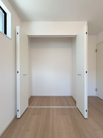 三郷市戸ケ崎1丁目　新築戸建　全4棟　3号棟の収納|大切な衣類を収納できるクローゼット完備