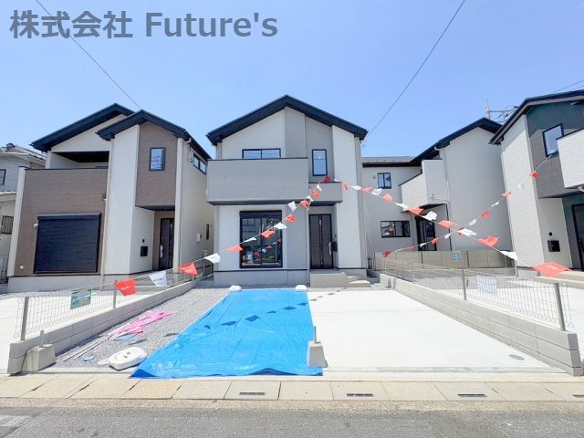 三郷市戸ケ崎1丁目　新築戸建　全4棟　3号棟の外観|カースペース並列2台駐車可能！周辺施設充実な戸ケ崎エリア