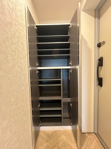 新宿WEST PLACEの収納|シューズボックス