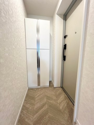 新宿WEST PLACEの玄関|ゆったりとした玄関スペース