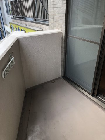 ルーブル都立大学のバルコニー