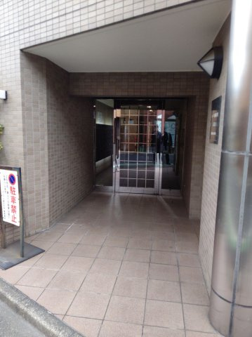 ルーブル都立大学のエントランス