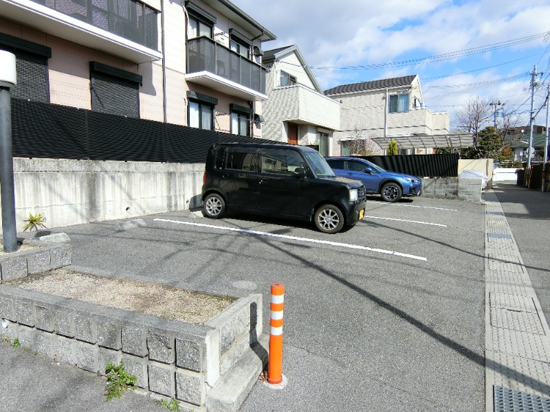 関守ハイツの駐車場