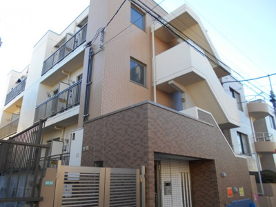 【外観】 | Star Stage | 鉄筋コンクリート造のがっちりとした建物。
