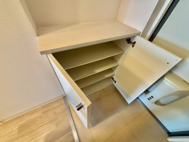 インタービレッジ東延末Ⅱの玄関