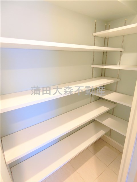 ドゥーエ蒲田南の収納|玄関収納　シューズインクローゼット