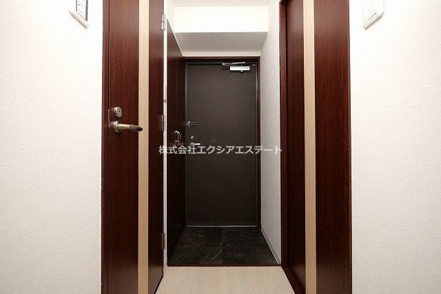 オルフェア上本町Ⅶ番館の玄関