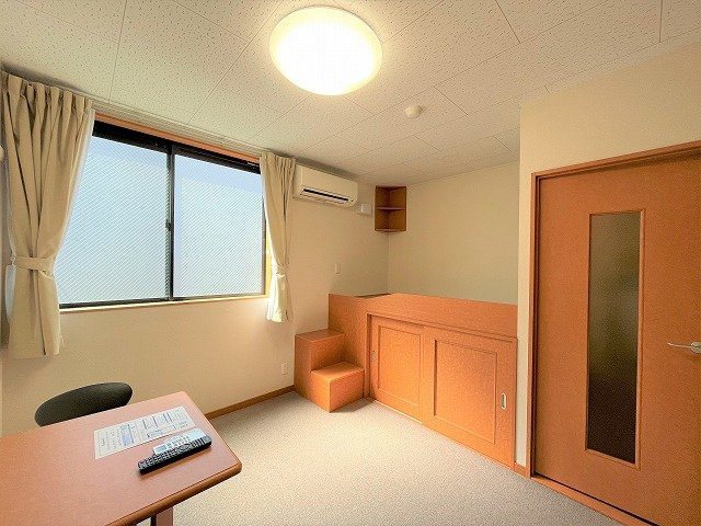 【居間・リビング】 | レオパレス板原