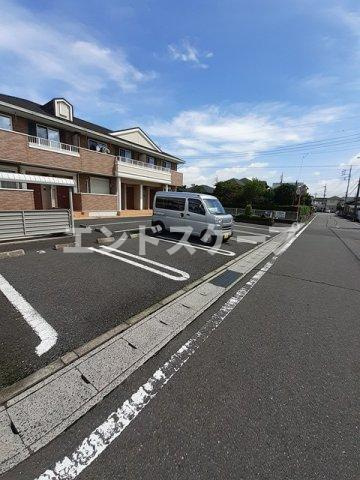 グランツの駐車場|高崎、前橋のお部屋探しはエンドスケープまで！お客様の理想お聞かせ下さい♪