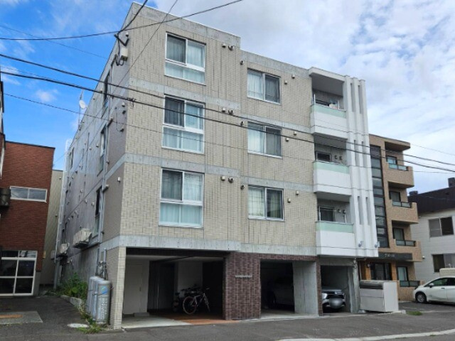 メニーズコート元町西