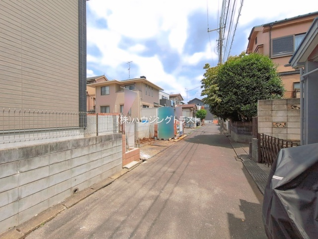 【仲介手数料無料】所沢市山口　全１棟　の前面道路含む現地写真
