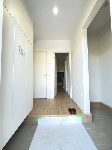 【玄関】 | 福岡市南区桧原1丁目2期　1号棟（全1棟）【仲介手数料無料・0円】 | 現地写真。