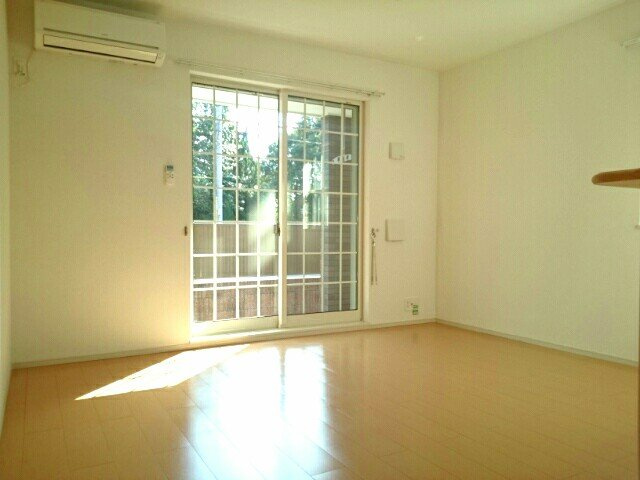 ルラーシュ弐番館の居間・リビング|使いやすい居間です
