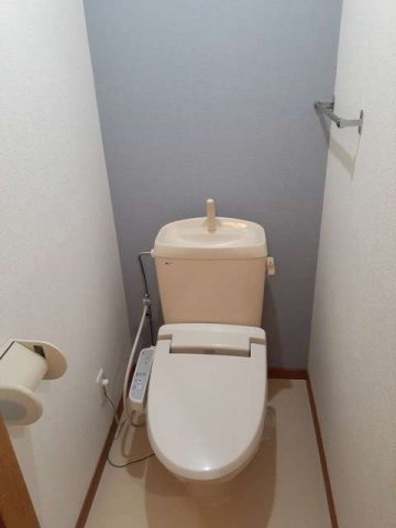 エレガント春　Ｂのトイレ|ゆったりとした空間のトイレです