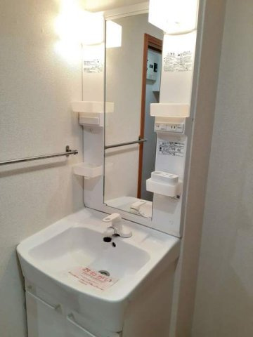 エレガント春　Ｂの洗面所|コンパクトで使いやすい洗面所