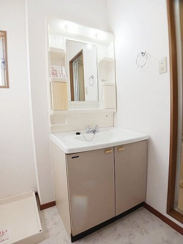 くんぷう赤坂Ｂの洗面所|コンパクトで使いやすい洗面所
