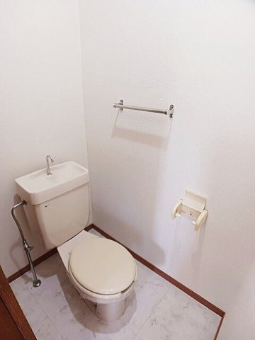 くんぷう赤坂Ｂのトイレ|ゆったりとした空間のトイレです