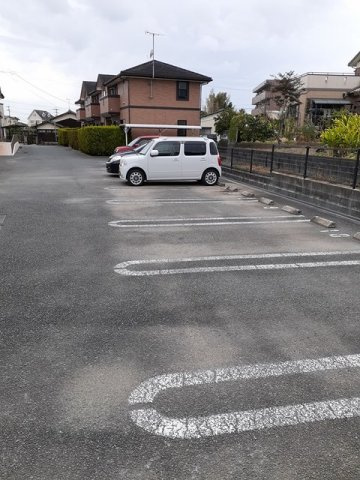 メゾン・アンジュＡの駐車場|カースペースがあります