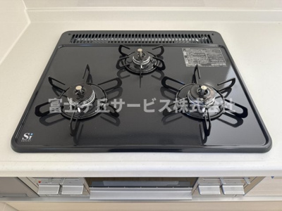 【その他】 | 静岡市清水区北矢部町2丁目 6期 新築一戸建て 4号棟 | 3口コンロがあります