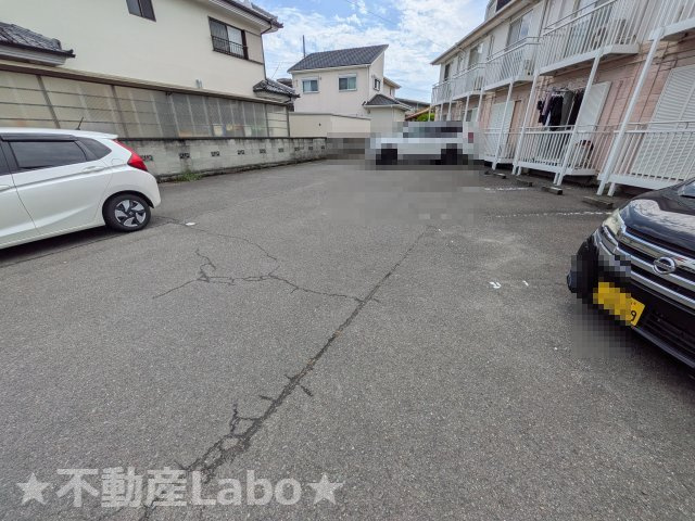 エイコーハイツの駐車場