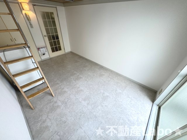 フェアリー大和町の洋室