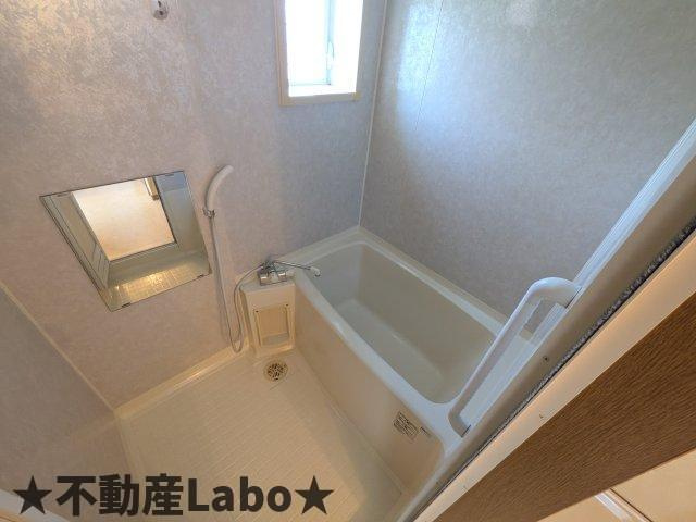 ハーブメゾン旭Bの浴室