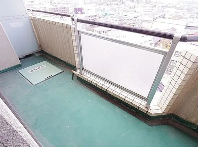 長野県上田市　一棟アパートのバルコニー