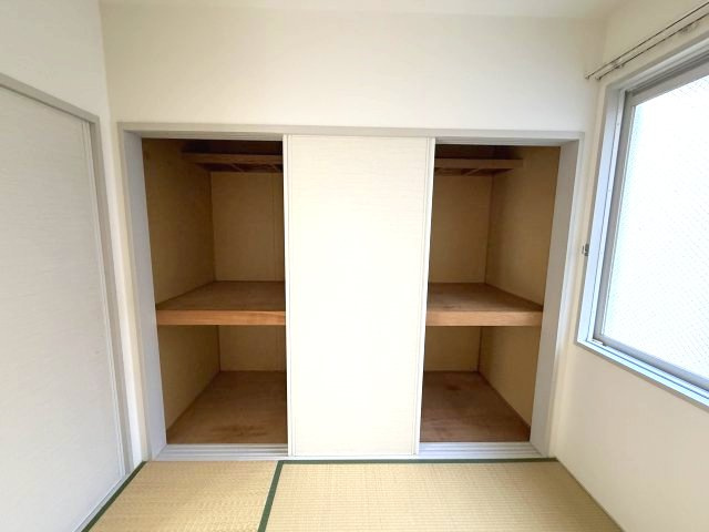リビング六甲ウエストB棟の収納