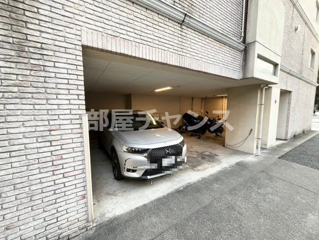 HF久屋大通レジデンスの駐車場