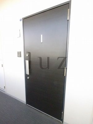 ヴィコロ横濱反町の玄関