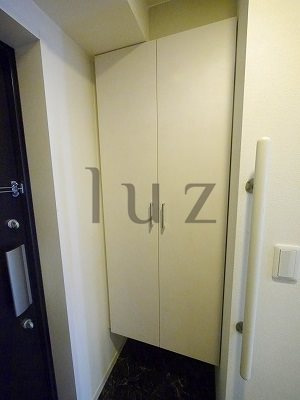 ヴィコロ横濱反町の玄関