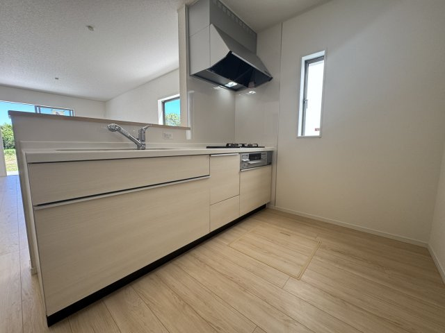 南城市玉城愛地　第1（全5棟）4号棟のキッチン|4号棟　使いやすいシステムキッチン♪