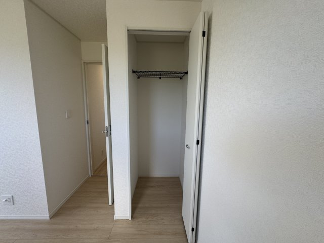 南城市玉城愛地　第1（全5棟）4号棟の収納|4号棟　洋室6.5帖＋CL付き♪
