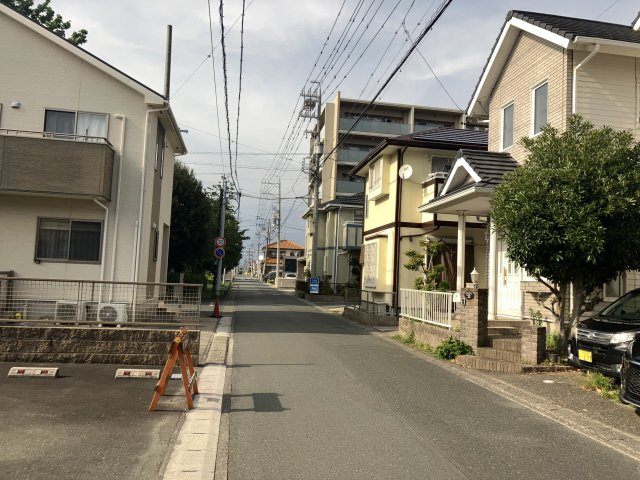 浜松市中央区早出町　中古戸建の前面道路含む現地写真