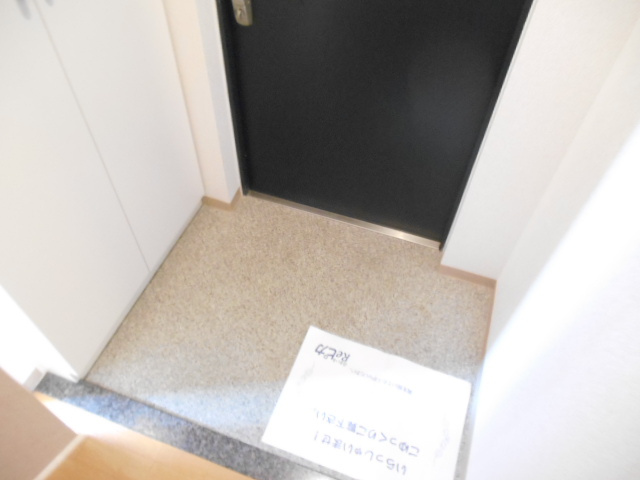 ソレイユ服部の玄関