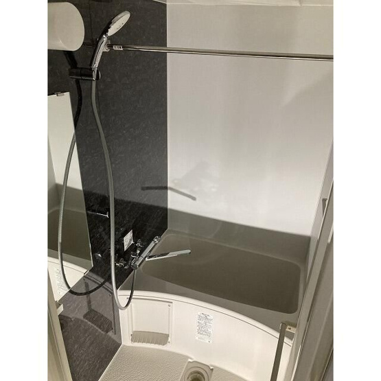 【浴室】 | Kensington House | コンパクトで使いやすいお風呂です