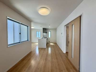 【居間・リビング】 | 海老名市門沢橋三丁目戸建
