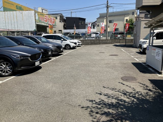 サニーサイド曽根の駐車場