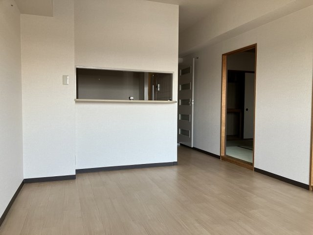 サニーサイド曽根の居間・リビング