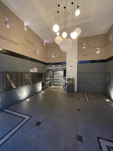 ルーブル仲六郷壱番館 のエントランス